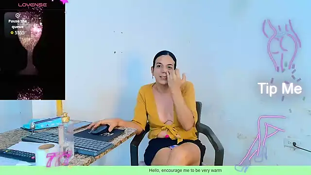 Oh Tique online show from June 2026 01:39:01 AM
