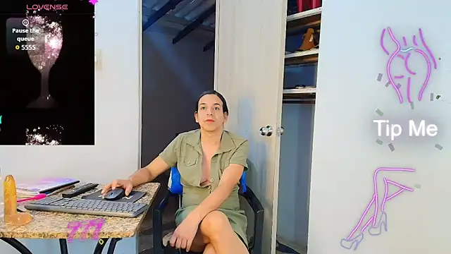 Oh Tique online show from June 2026 06:01:02 PM