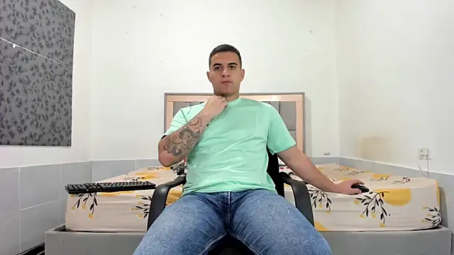 Snapshot of simookeler chatting on March 2026 10:49:01 PM simookeler online show from March 2026 10:49:01 PM