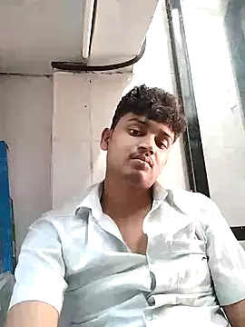 Snapshot of heartless__95 chatting on February 2025 10:07:01 AM heartless 95 online show from February 2025 10:07:01 AM