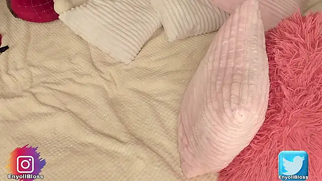 SweetHanson online show from March 2025 02:41:01 AM