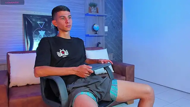 Aaron Scoot online show from January 2026 08:01:01 PM