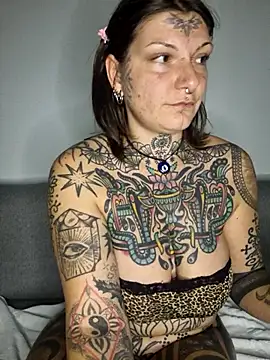 lizzardqueeen online show from November 2025 10:09:01 PM