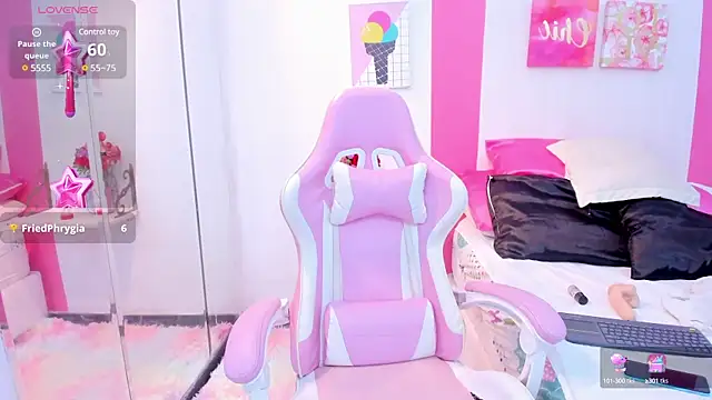 scarlette 15  online show from February 2025 06:46:01 AM