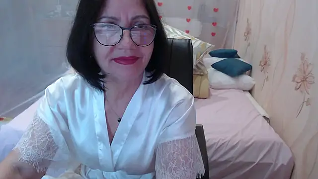 Snapshot of OlgaHottie chatting on October 2025 11:35:02 PM OlgaHottie online show from October 2025 11:35:02 PM