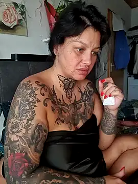 Anna Adrian tatto online show from December 2024 11:17:01 AM