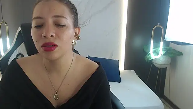 alma fenix online show from December 2024 03:22:02 PM