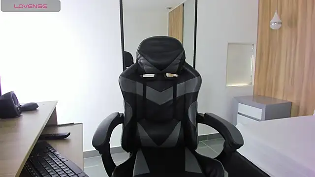 Snapshot of alma_fenix chatting on December 2025 12:25:02 PM alma fenix online show from December 2025 12:25:02 PM