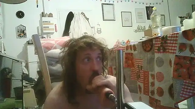 cyril020202 online show from October 2025 04:28:01 PM