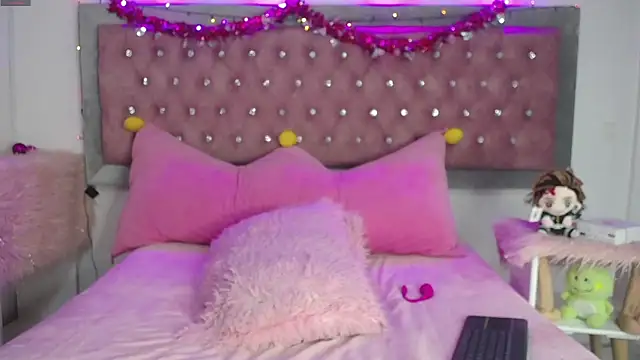 EmmaWilder online show from December 2024 04:53:02 AM