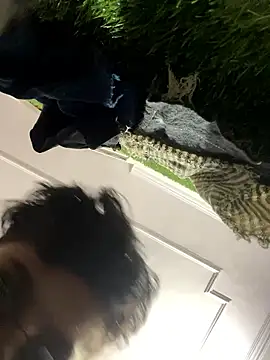 Snapshot of John_desihunk chatting on January 2026 05:48:02 PM John desihunk online show from January 2026 05:48:02 PM