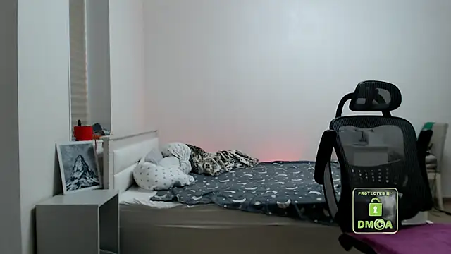 cute and hot online show from May 2026 10:15:02 PM