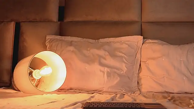 Snapshot of angelinepossy chatting on November 2025 06:09:02 PM angelinepossy online show from November 2025 06:09:02 PM