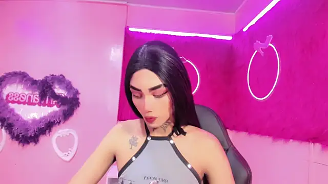 Snapshot of Angel21___ chatting on December 2024 07:33:01 PM Angel21 online show from December 2024 07:33:01 PM