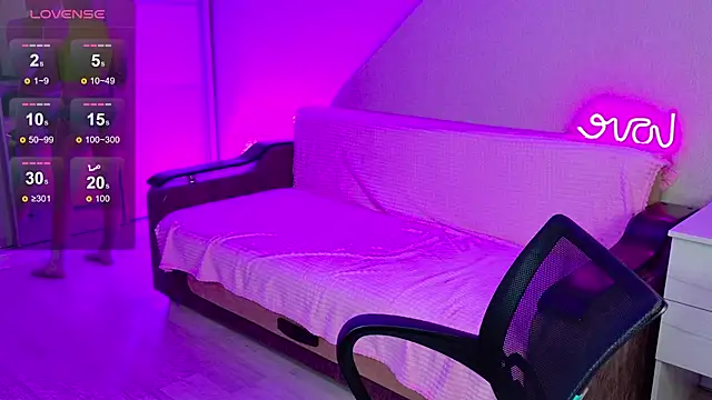 School Love online show from December 2024 01:11:02 PM