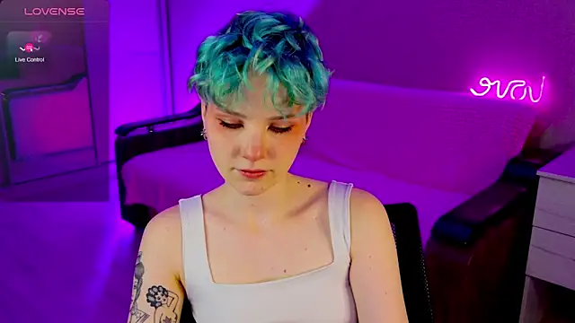 School Love online show from December 2024 01:13:01 PM