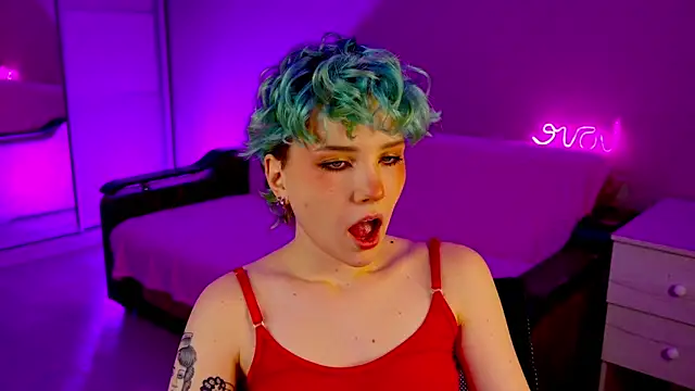 School Love online show from December 2024 01:17:01 PM