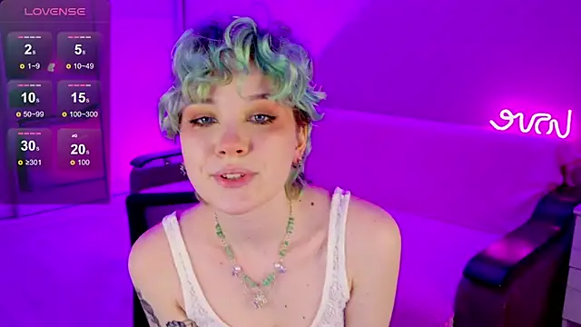 School Love online show from January 2025 01:11:01 PM