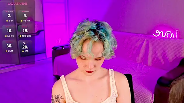 School Love online show from March 2025 01:10:02 PM