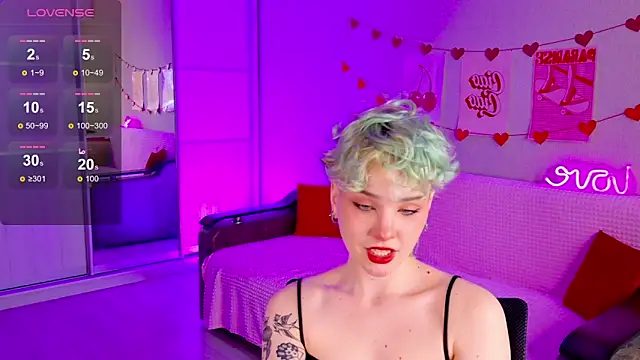 School Love online show from March 2025 01:04:02 PM