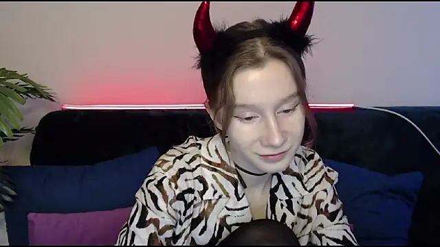 EnigmaSee online show from December 2024 08:18:01 AM