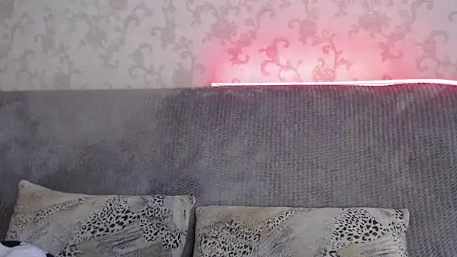 Snapshot of EnigmaSee chatting on March 2026 01:12:01 AM EnigmaSee online show from March 2026 01:12:01 AM