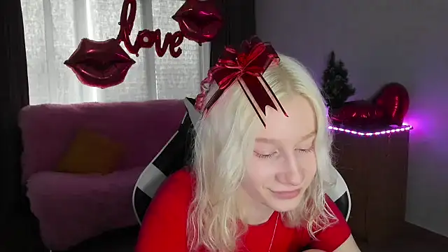 Snapshot of EnigmaSee chatting on March 2026 01:53:02 AM EnigmaSee online show from March 2026 01:53:02 AM