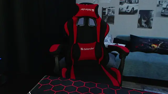 Fluffy Tiffy online show from October 2025 12:17:02 AM