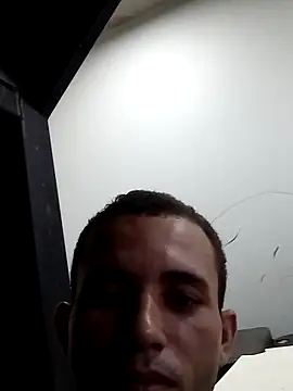 jhonmenas14 online show from December 2025 10:43:01 AM