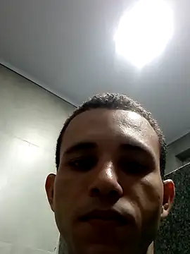 jhonmenas14 online show from December 2025 10:01:01 AM