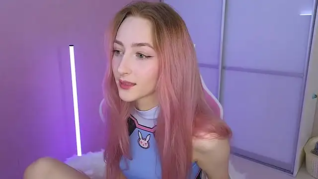 Snapshot of MichaDenver chatting on December 2024 08:51:02 AM MichaDenver online show from December 2024 08:51:02 AM