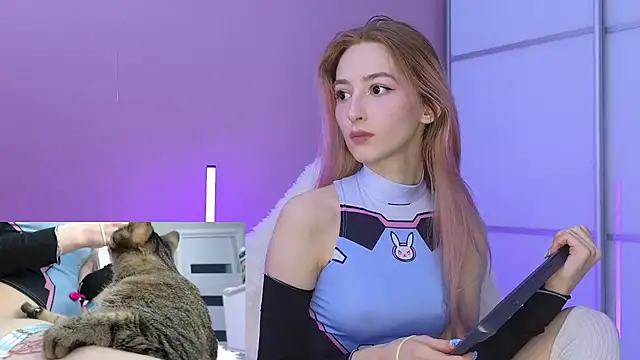 Snapshot of MichaDenver chatting on January 2025 01:10:01 PM MichaDenver online show from January 2025 01:10:01 PM