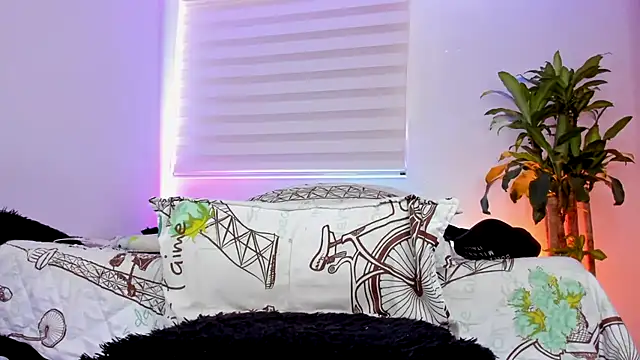 aldrinwhite online show from October 2025 05:55:02 PM