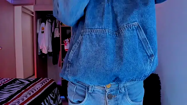 aldrinwhite online show from December 2025 03:41:02 PM