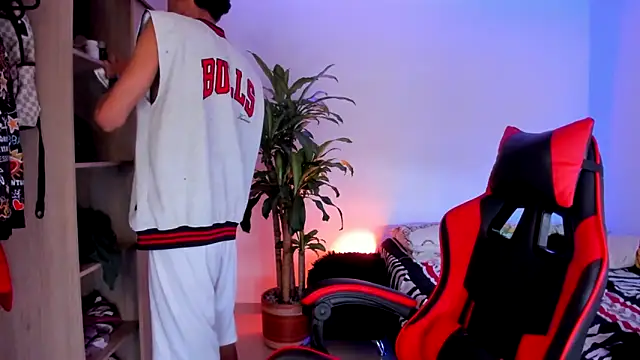 aldrinwhite online show from March 2026 05:08:01 PM