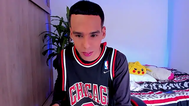 aldrinwhite online show from April 2026 05:17:01 PM