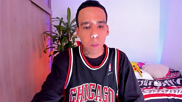 aldrinwhite online show from May 2026 06:02:02 PM