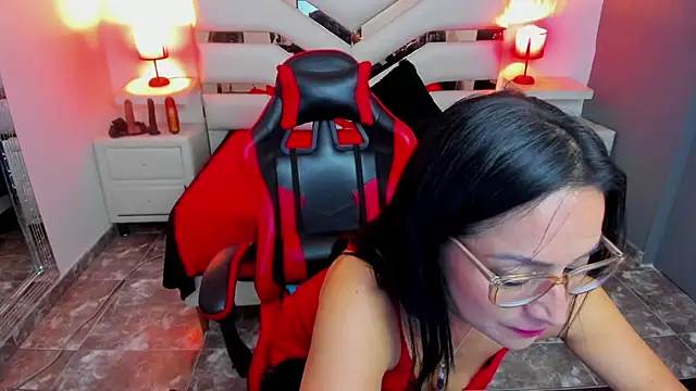 KateTompson  online show from November 2025 07:49:02 PM