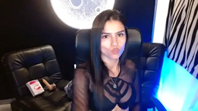 cloe fox online show from November 2025 06:36:01 AM