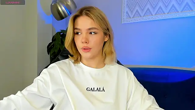 Anna Robinson online show from March 2025 01:06:01 AM