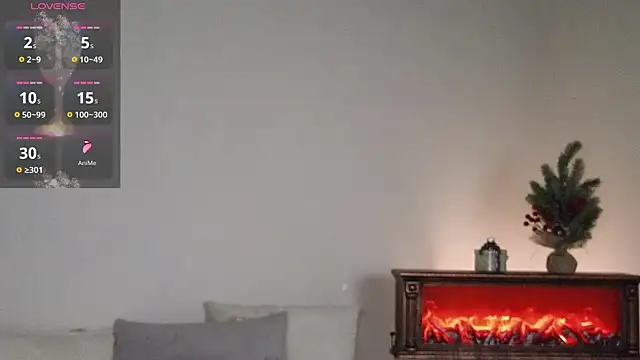 chloi hes online show from December 2025 01:27:02 PM