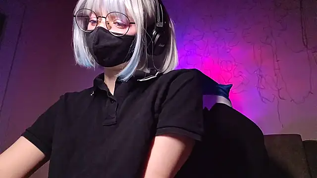 Snapshot of DanaWard chatting on October 2025 09:28:02 PM DanaWard online show from October 2025 09:28:02 PM