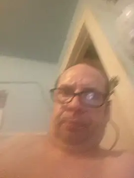 fastesttongue1680 online show from May 2026 04:19:01 AM