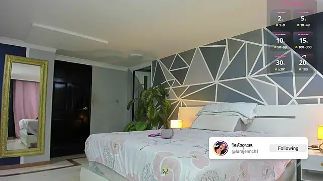 charolbruce 1 online show from October 2025 12:05:01 PM