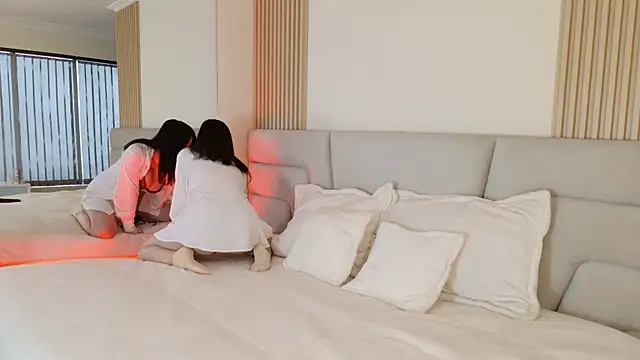 Zoe Benson online show from December 2025 11:37:01 AM