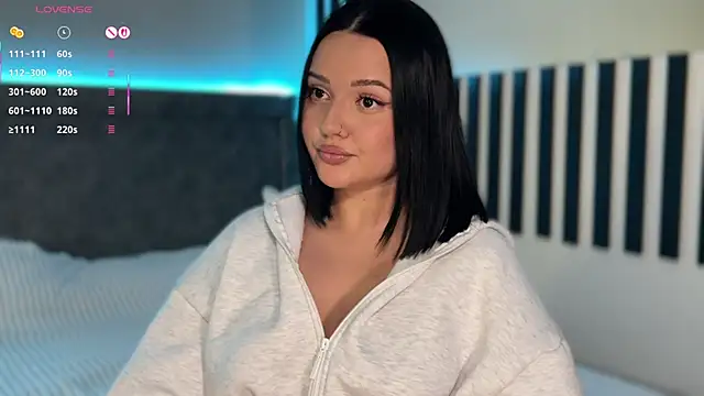 Snapshot of Li_Amelie_ chatting on December 2025 03:32:02 PM Li Amelie online show from December 2025 03:32:02 PM