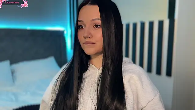 Snapshot of Li_Amelie_ chatting on February 2026 01:20:02 PM Li Amelie online show from February 2026 01:20:02 PM