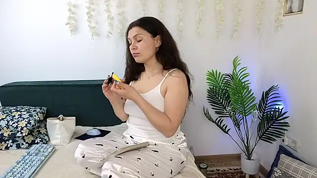 MadameDeFeu online show from April 2026 05:45:01 AM