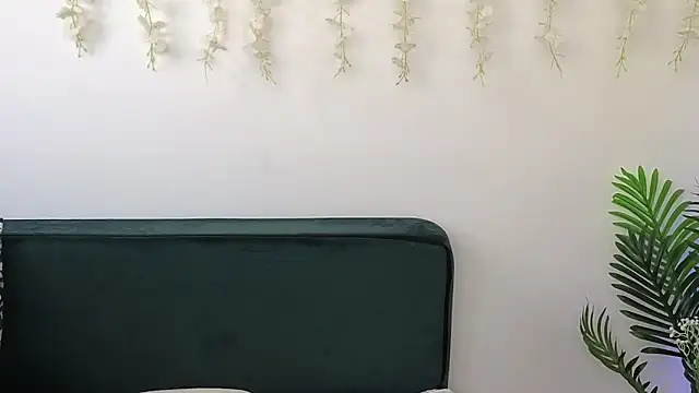 MadameDeFeu online show from April 2026 06:06:01 AM