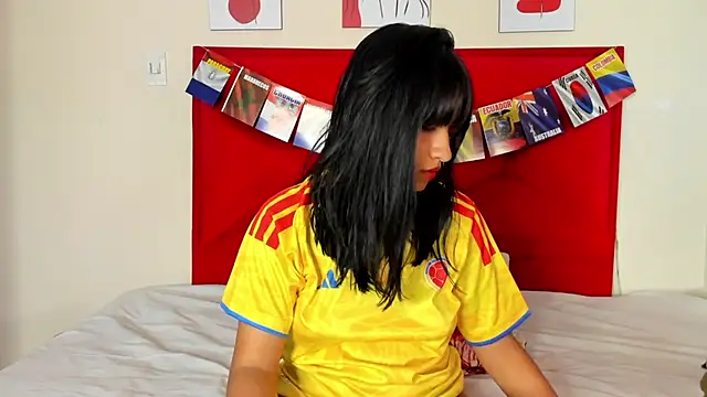 Snapshot of DakotaHoland chatting on June 2026 03:40:02 AM DakotaHoland online show from June 2026 03:40:02 AM